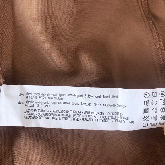 Zara Top with sleeves - Picture 6 of 6